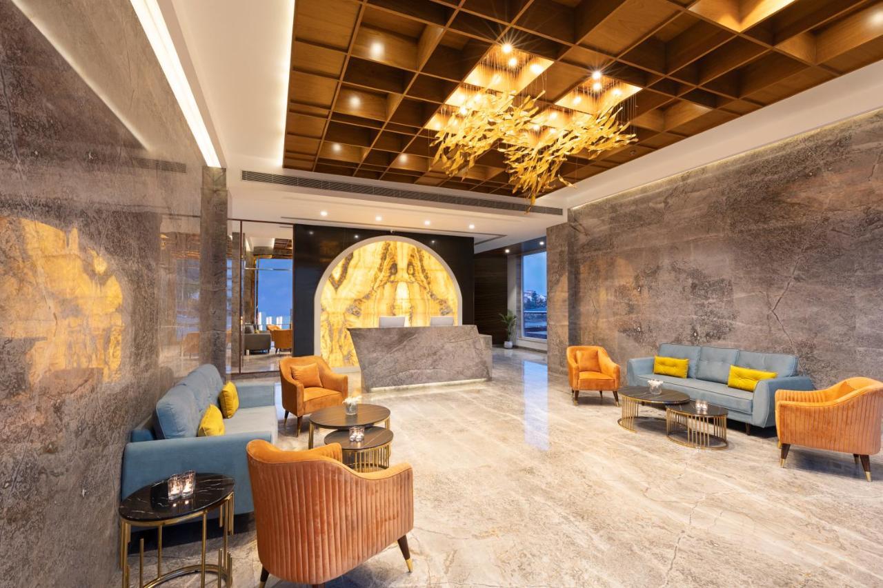 Clarion Hotel Dehradun Eksteriør bilde