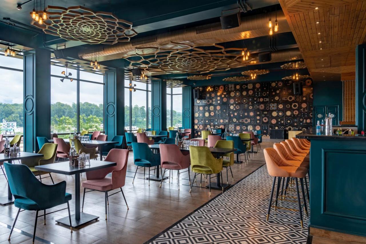 Clarion Hotel Dehradun Eksteriør bilde